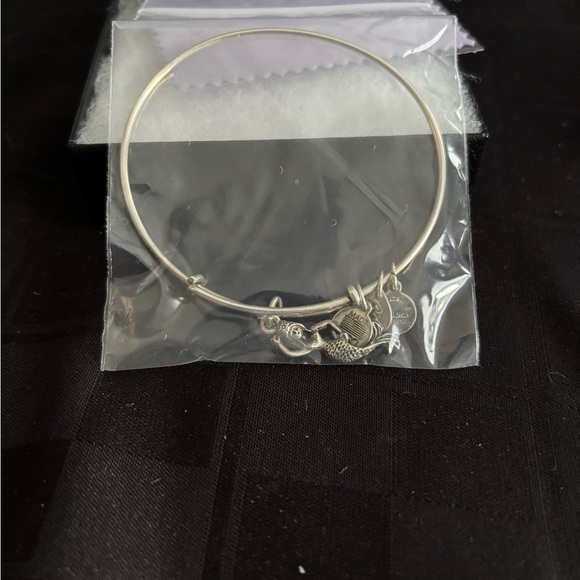 New Alex & Ani Silver Mermaid Charm Bangle Bracelet - Picture 2 of 3